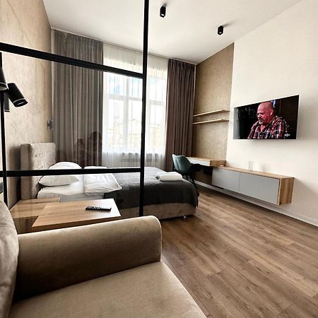 Romantic Apartments - In The Center Of Lviv , King-Size Bed Eksteriør billede