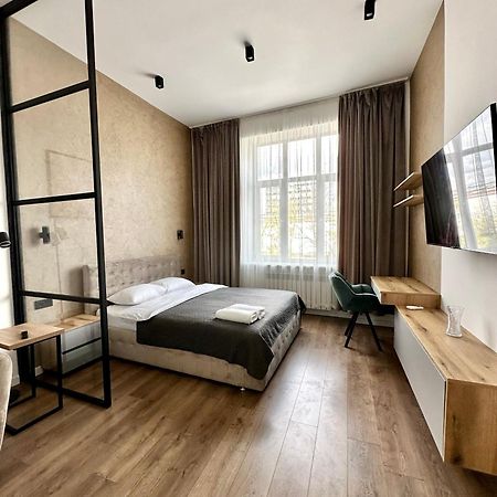 Romantic Apartments - In The Center Of Lviv , King-Size Bed Eksteriør billede