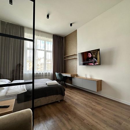 Romantic Apartments - In The Center Of Lviv , King-Size Bed Eksteriør billede