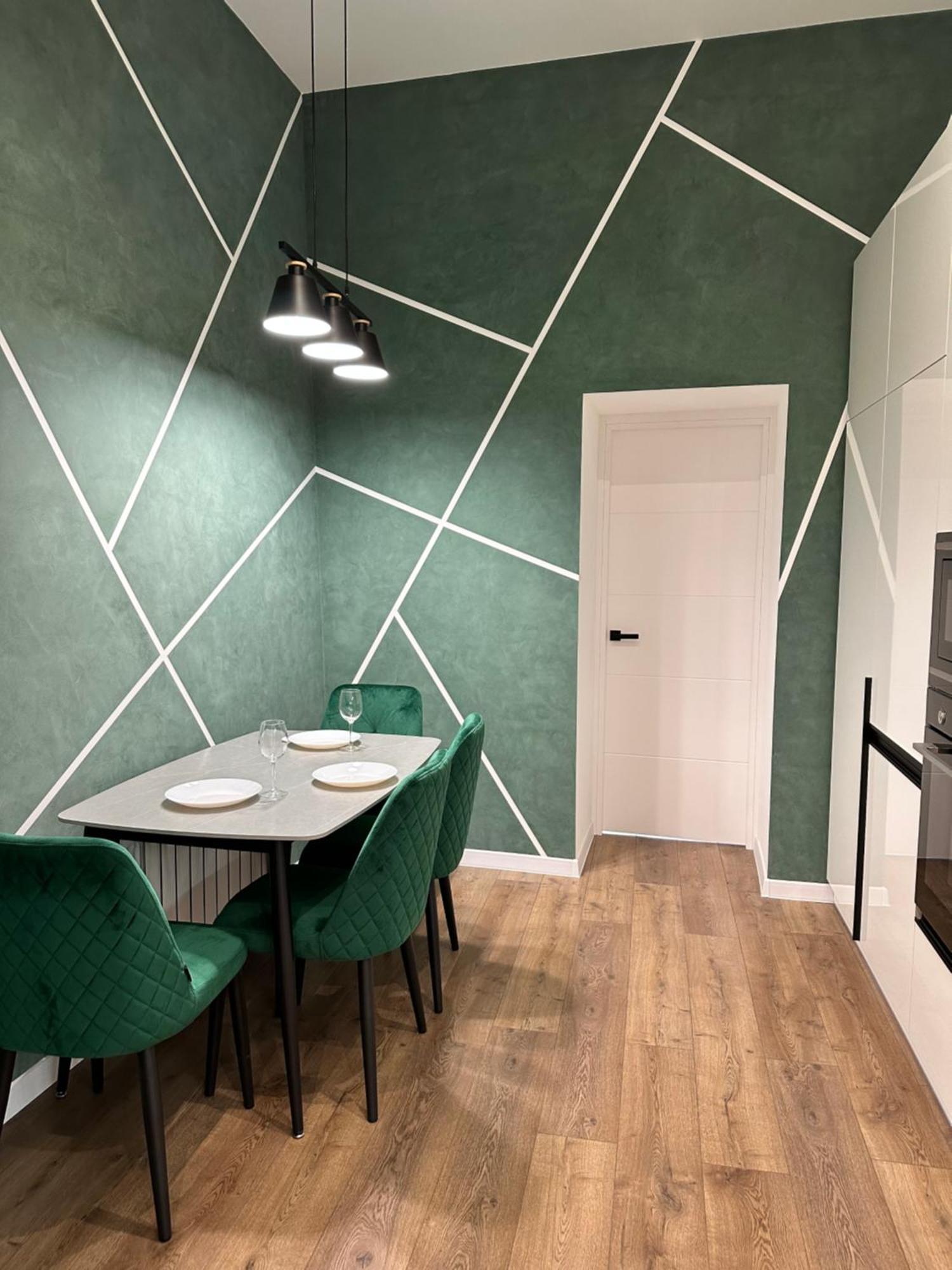 Romantic Apartments - In The Center Of Lviv , King-Size Bed Eksteriør billede