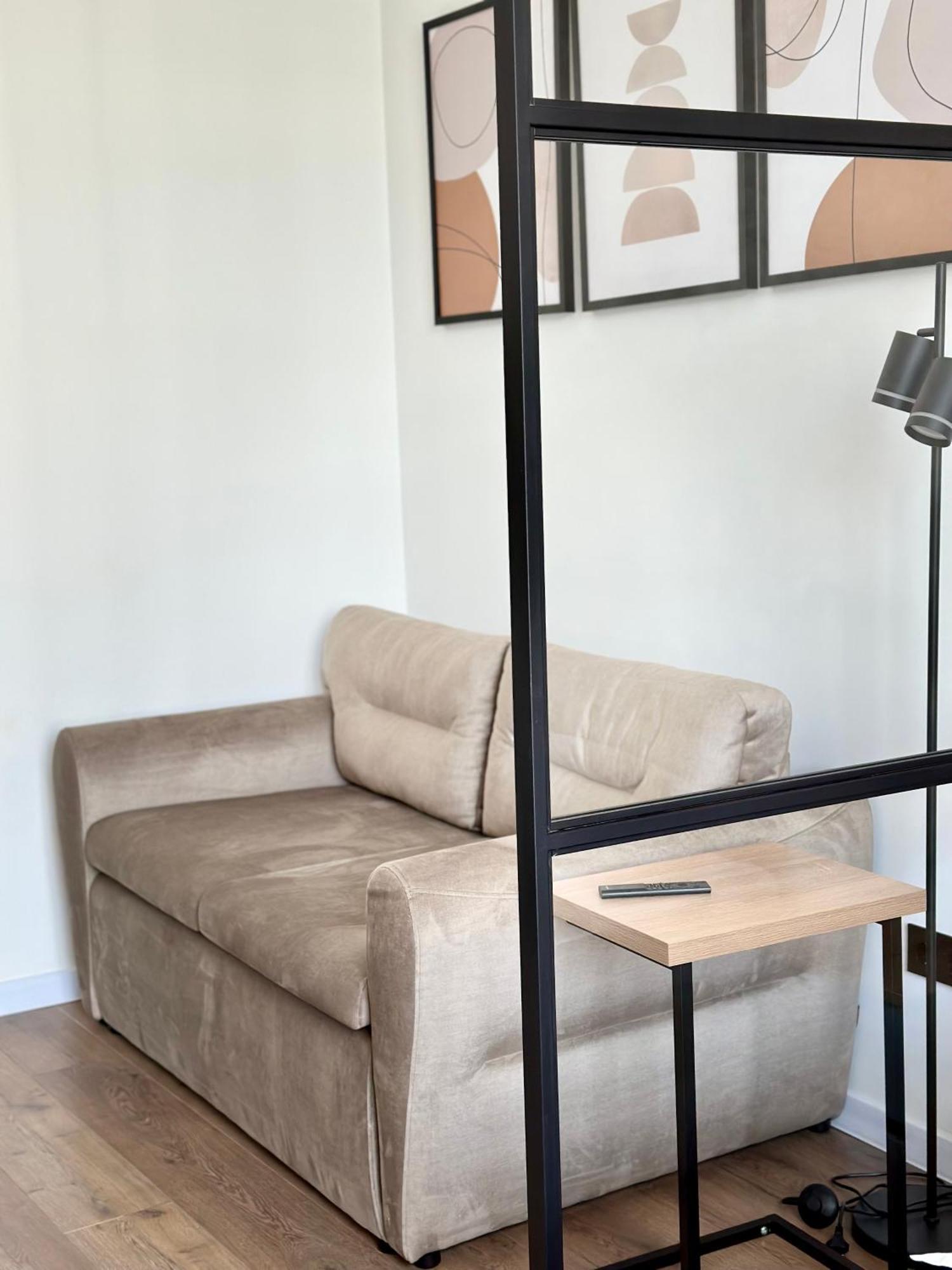 Romantic Apartments - In The Center Of Lviv , King-Size Bed Eksteriør billede